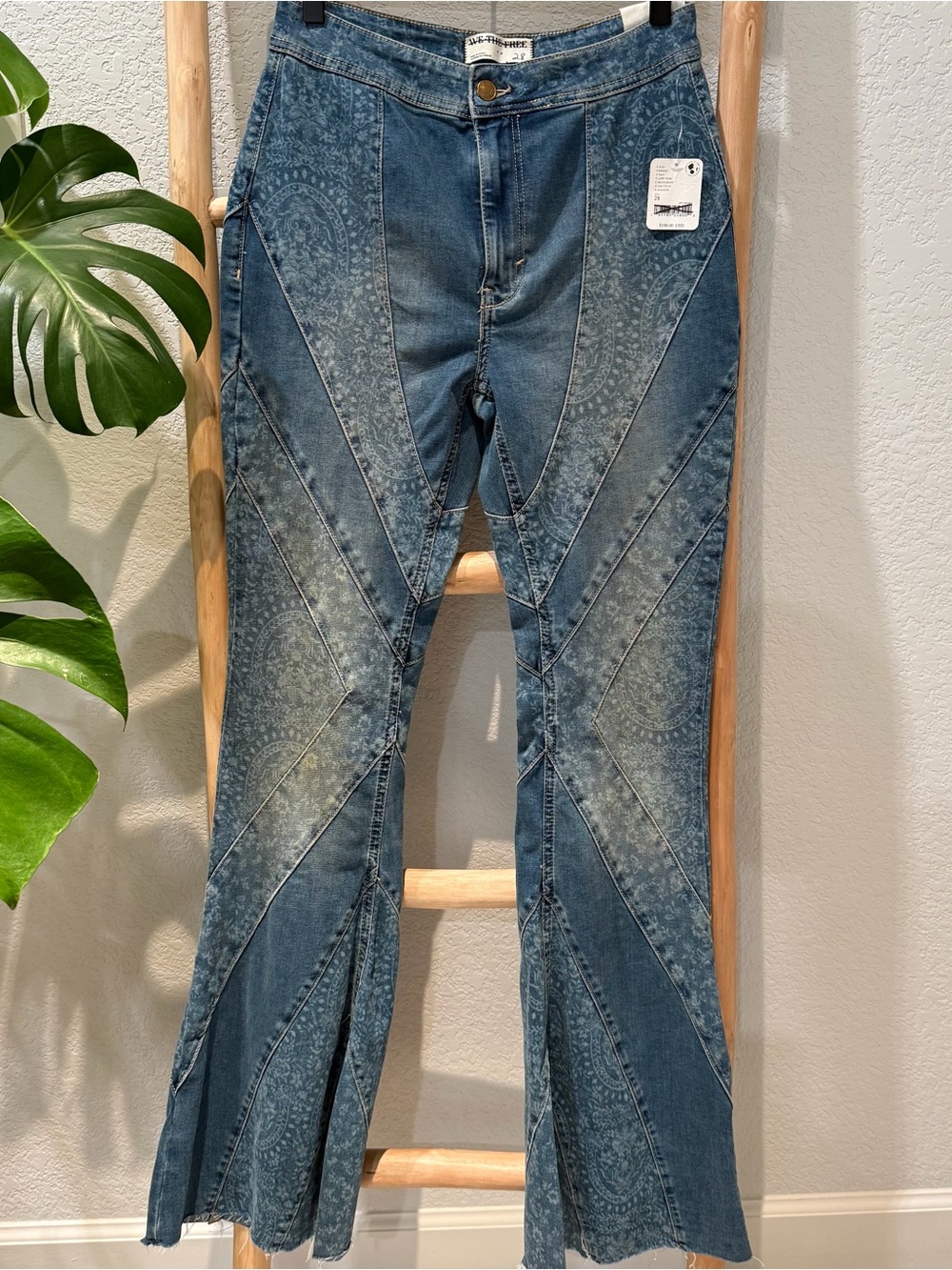 We the Free Mermaid Mid Rise Flare Jeans NWT size 28 - Picture 2 of 11